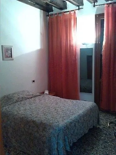 Backpackers House Venedik Konukevi